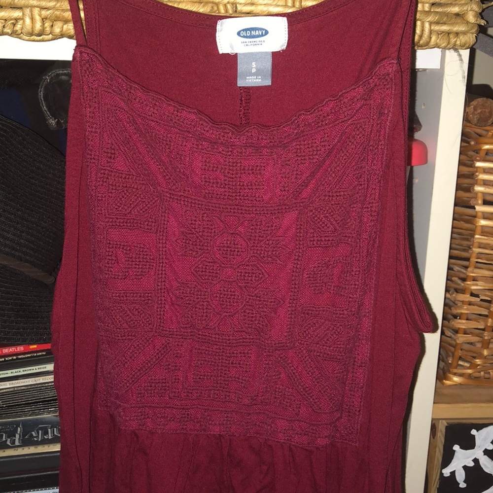 Woven Pattern Tank Top - Picture 2 of 2